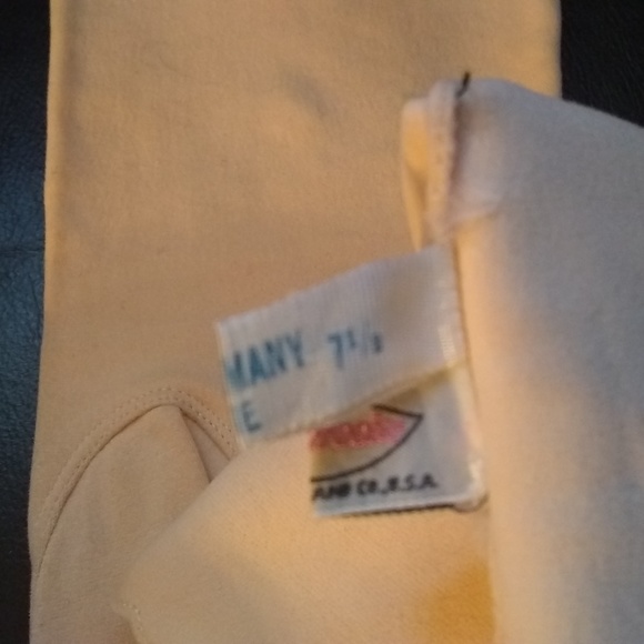 EUC Vintage Sears Embroidered Beige Gloves with Rhinestones - Picture 5 of 5